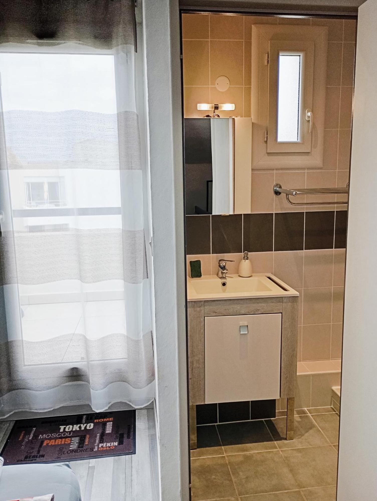 Grand Appartement Proche Port Et Plages, 6 A 8 Pers, 3 Chambres, Climatise Agde Extérieur photo